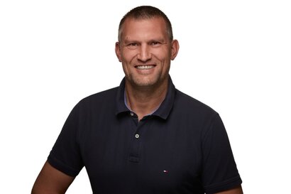 Herr Reinhard Obermeier der Zimmerer-Innung Herr Reinhard Obermeier ist der Obermeister der Zimmerer-Innung Mühldorf / Altötting